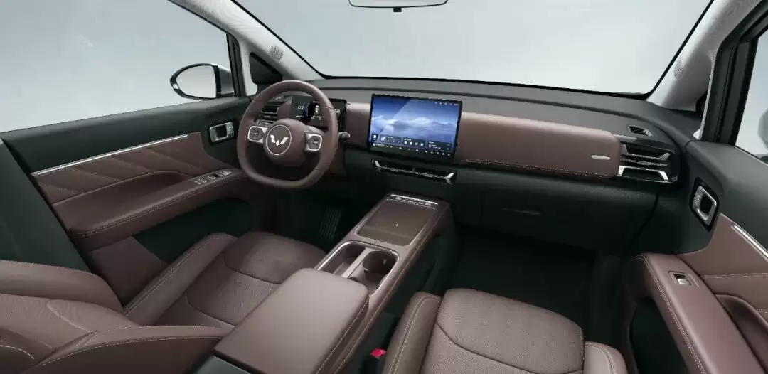 五菱星光 730“全能舒享大 7 座”MPV 预售：7.68 万-11.28 万元，油、混、电全都有