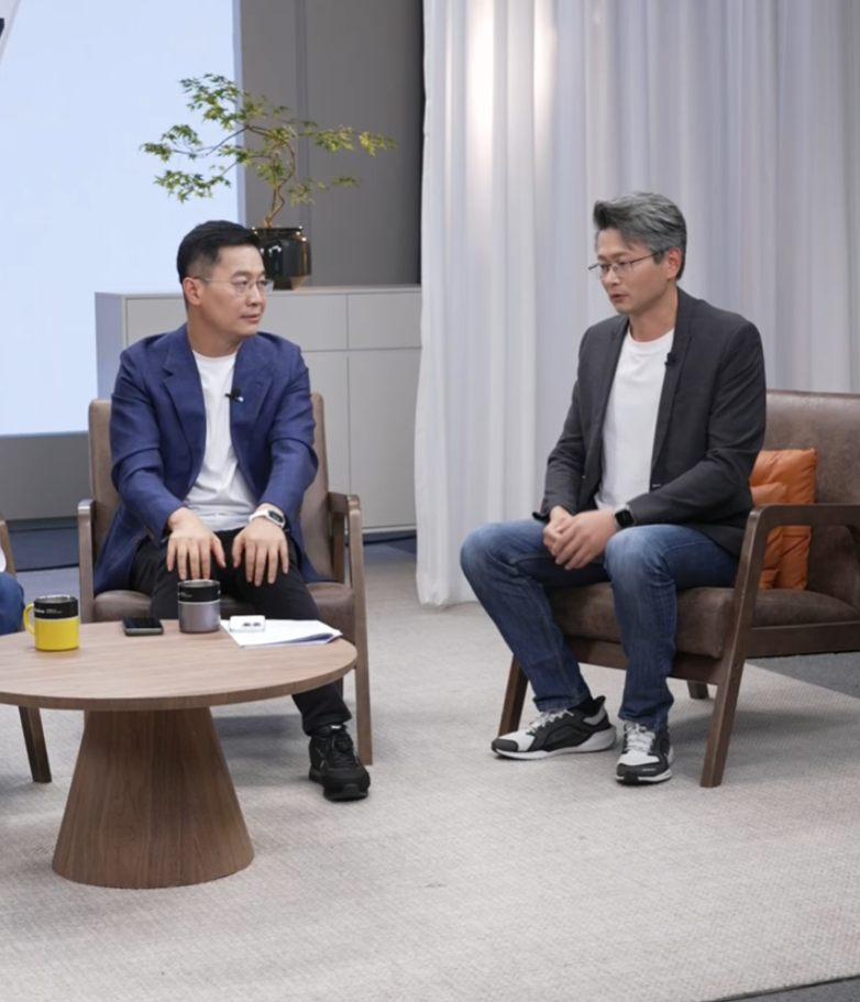 小米下一代手机确认继续使用背屏设计，17 系列 10 月底将迎系列有趣更新