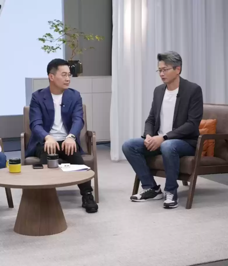 小米下一代手机确认继续使用背屏设计,17 系列 10 月底将迎系列有趣更新