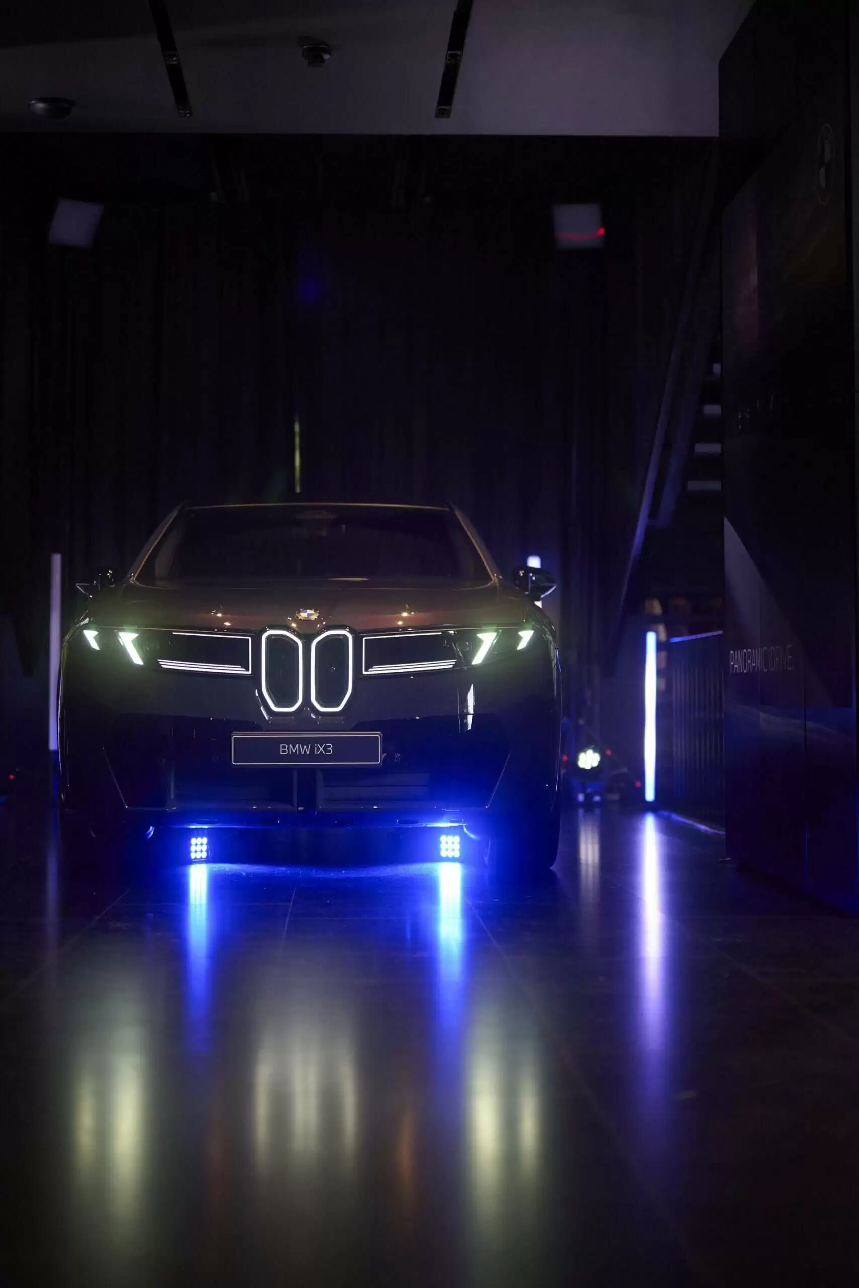 首款 Neue Klasse SUV:宝马展示 iX3,零百加速约 4.9 秒、WLTP 工况续航最高 800 公里