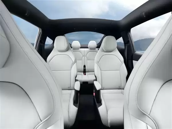 特斯拉Model Y L推新浅灰内饰 增六座布局售33.9万起