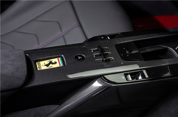 最便宜的跃马超跑登场！法拉利Amalfi国内上市：259.85万起