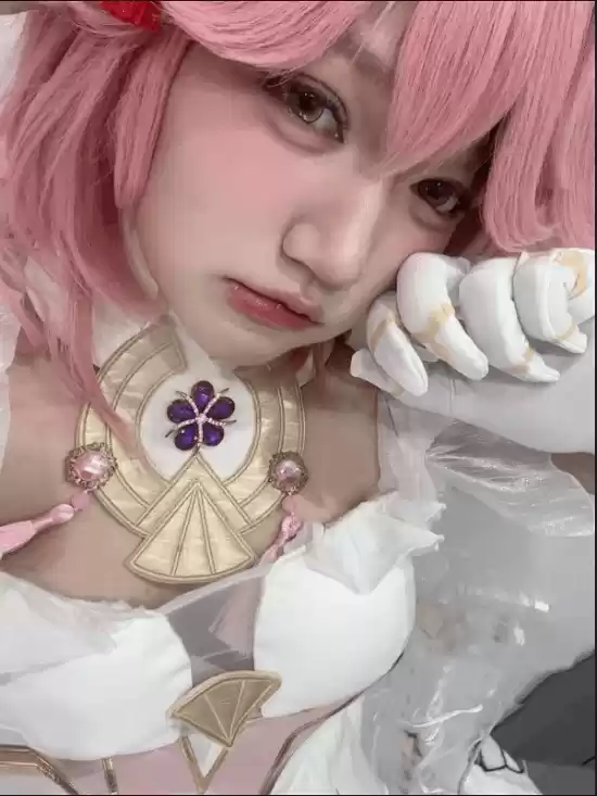 超走心！印尼网友cos《原神》角色为服役丈夫践行