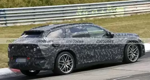 梅赛德斯-AMG首款纯电SUV曝光，2026年亮相，最大功率1500马力