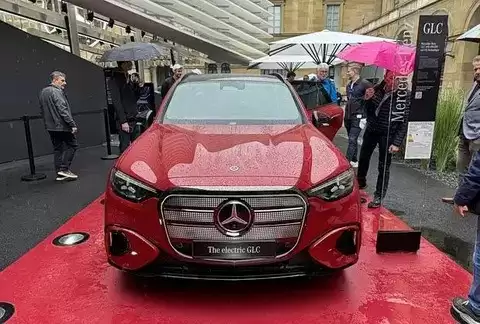 奔驰Vision Iconic概念车亮相，预示下一代S级设计方向