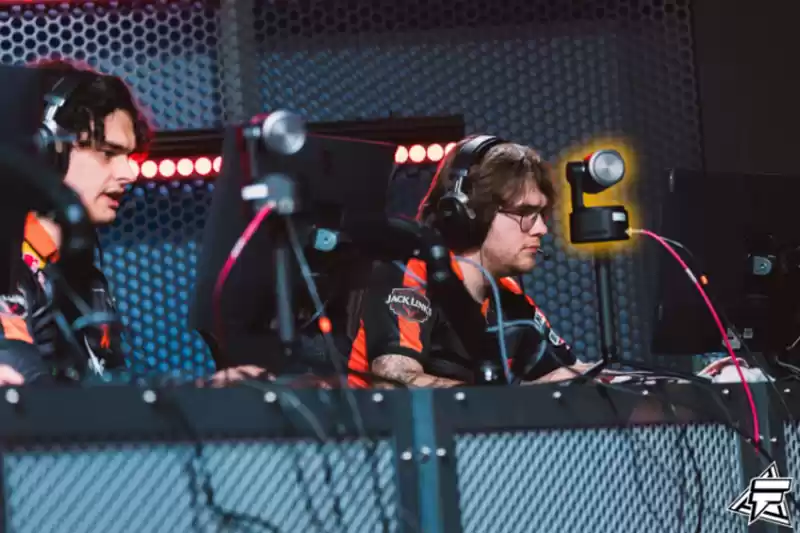 2026年VRS大洗牌!CAC/布达佩斯Major或颠覆CS2顶级战队格局 2026年VRS大洗牌!CAC/布达佩斯Major或颠覆CS2顶级战队格局