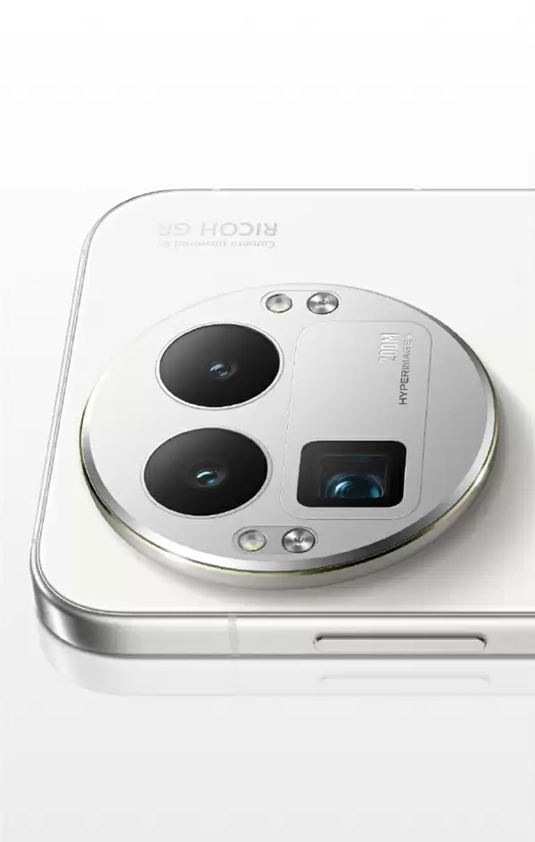 真我外观质感新巅峰!GT8+ Pro设计细节公布 行业首创机械拼接+金属中框