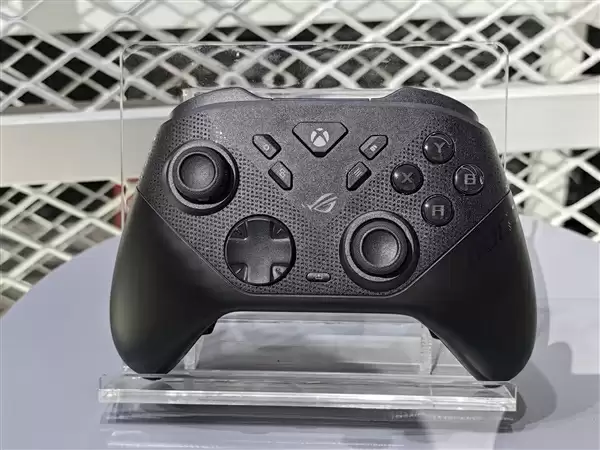 ROG雷切2+XBOX无线手柄正式发布：全新微动按键+TMR摇杆、要价999元