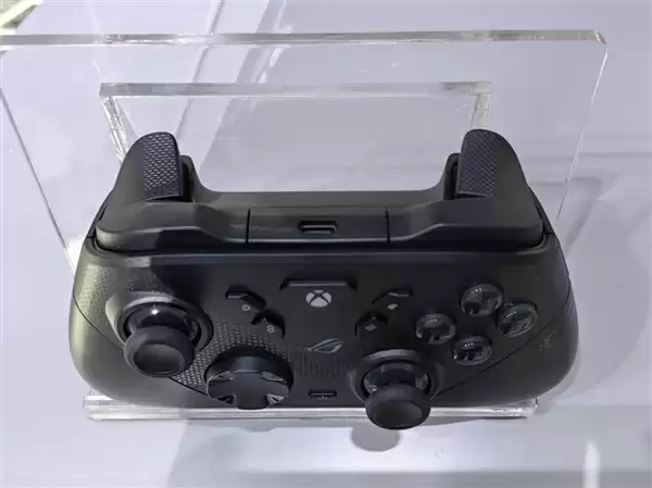 ROG雷切2+XBOX无线手柄正式发布：全新微动按键+TMR摇杆、要价999元