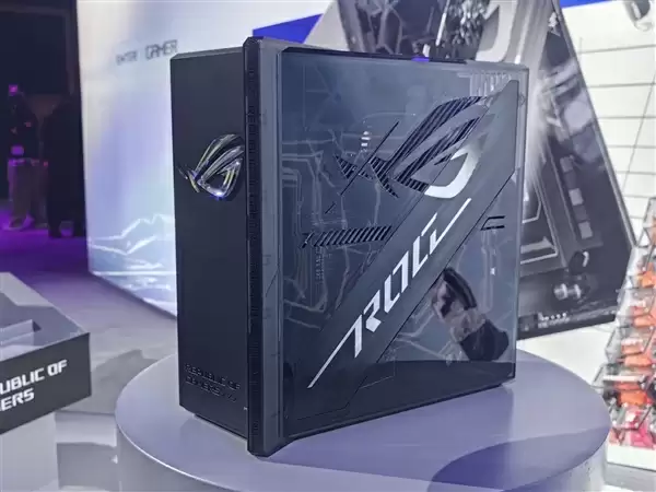 2199元起 华硕ROG发布积木熊联名键盘、路由器