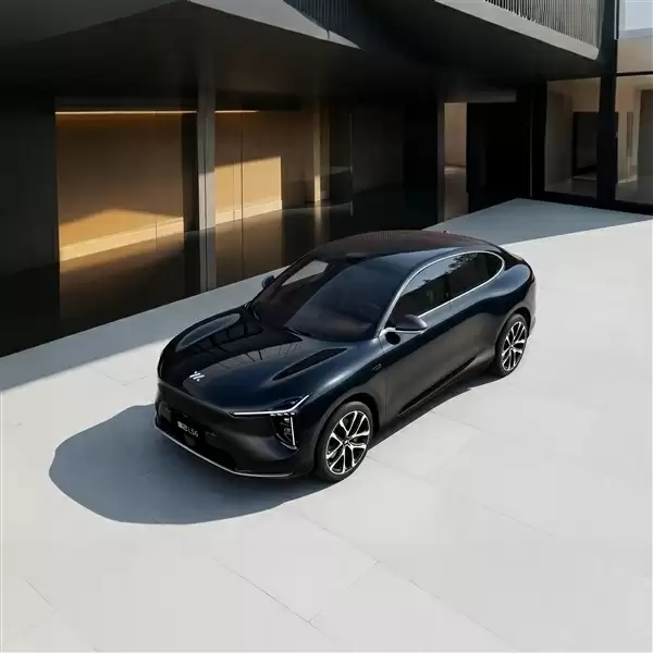 同级唯一800V大电池增程SUV!智己LS6 52 Max+版上市:限时22.99万