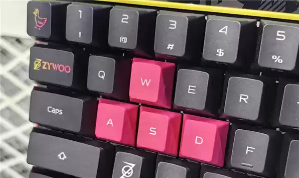 1199元 ROG魔导士Ace HFX ZywOo限量版键盘发布：HFX磁轴、双C口