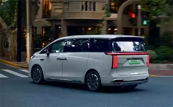 28.58万比预售便宜4000元 魏牌高山7上市：30万内唯一四驱MPV