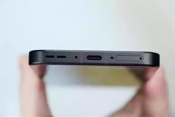 7025mAh超大电池!OPPO Find X9图赏