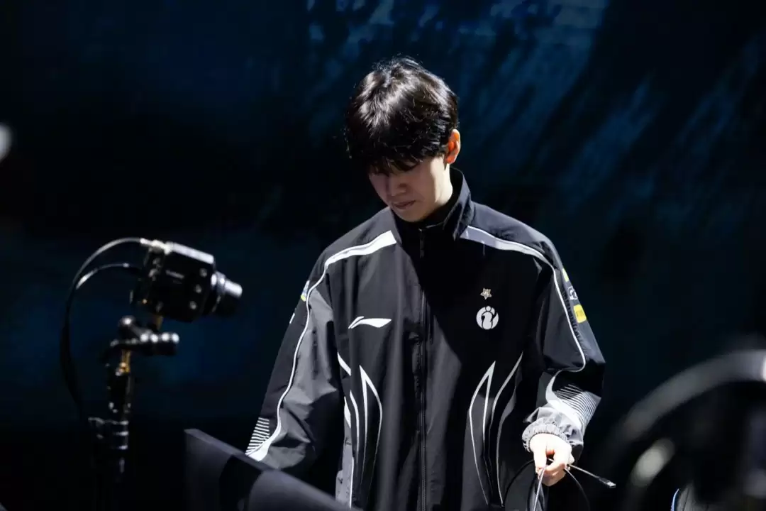 iG惜别S15全球总决赛:断裂处重铸剑刃,2026赛季誓破极境 iG惜别S15全球总决赛:断裂处重铸剑刃,2026赛季誓破极境