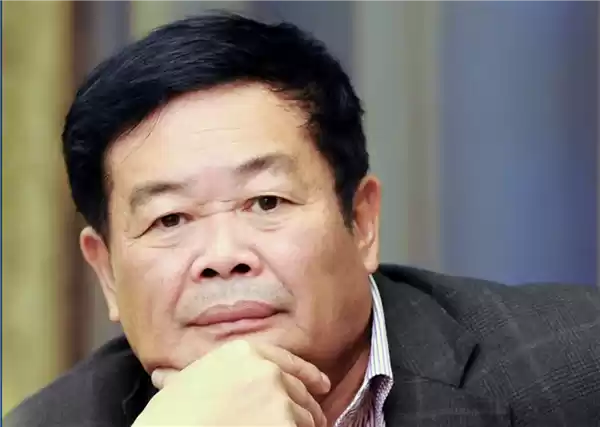 福耀玻璃:曹德旺辞去董事长职务