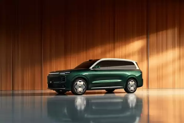 增程比纯电车续航还高!零跑汽车旗舰D平台六大技术一看就懂