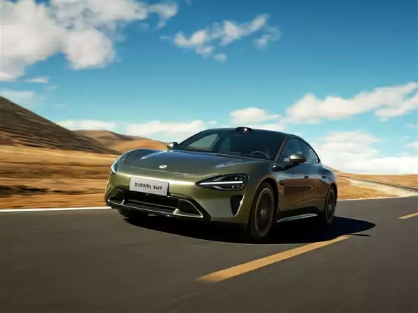 雷军：智能网联汽车不是零和博弈 呼吁共同抵制网络水军、黑公关