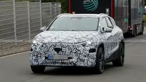 全新奔驰GLA路试曝光:纯电驱动+AMG性能版将至