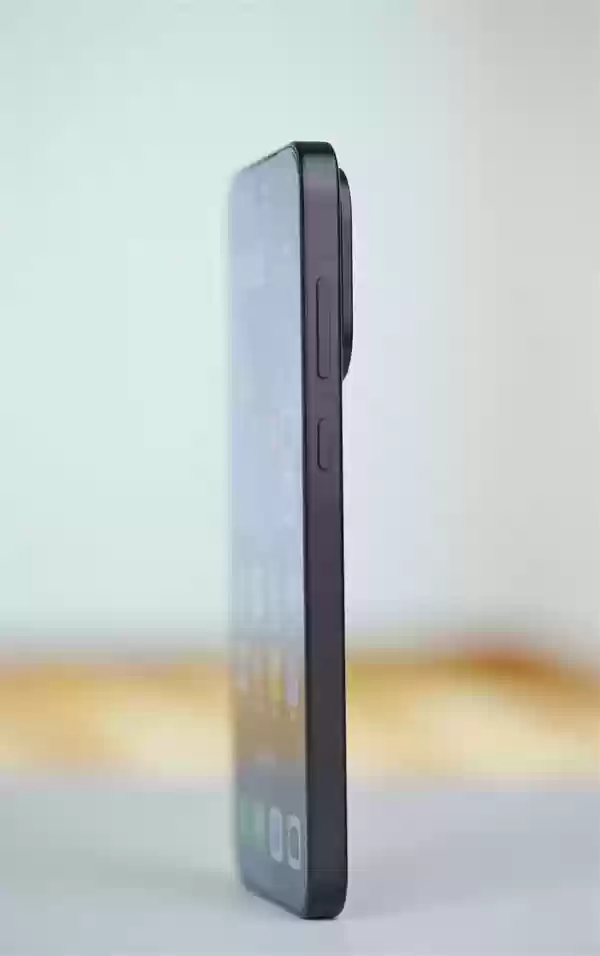 7025mAh超大电池!OPPO Find X9图赏