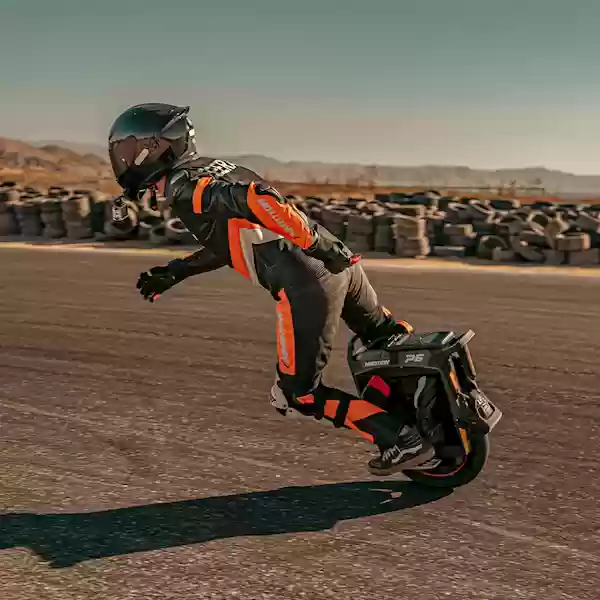 极速狂飙150km/h！最强悍的独轮平衡车InMotion P6发布