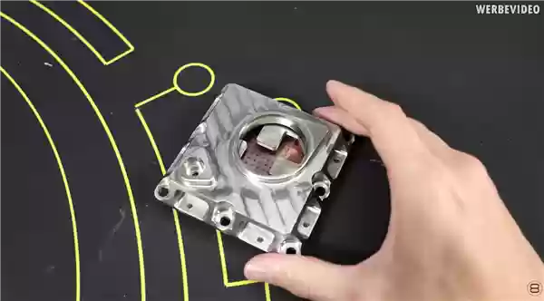 大神玩家动手：9800X3D用上超算的喷雾冷却！可惜不是太完美