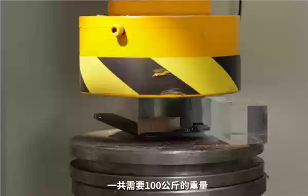 iPhone Air液压机暴力抗弯测试：100公斤终于压断了