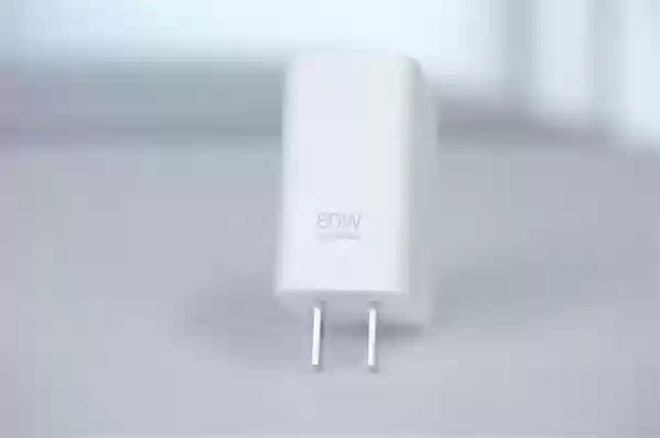 7025mAh超大电池!OPPO Find X9图赏