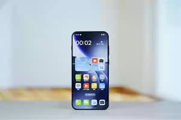 7025mAh超大电池!OPPO Find X9图赏