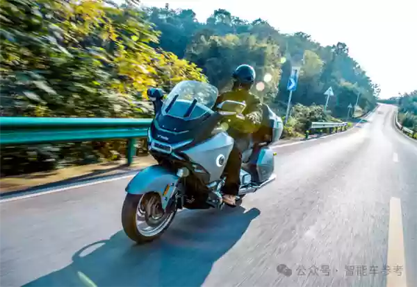 印奇再次叩开港交所：吉利和奔驰保驾护航