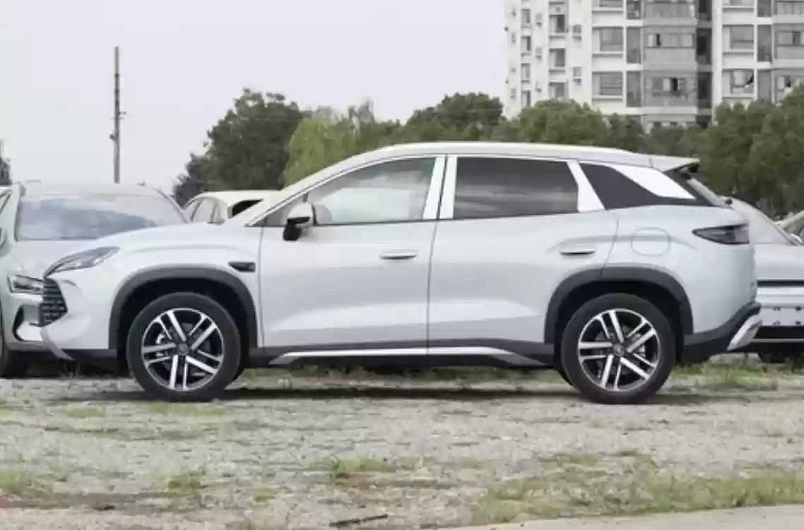 消息称 2026 款比亚宋 L DM-i 车型本月底上市：换装半隐藏式门把手、标配云辇-C 智能阻尼车身控制系统