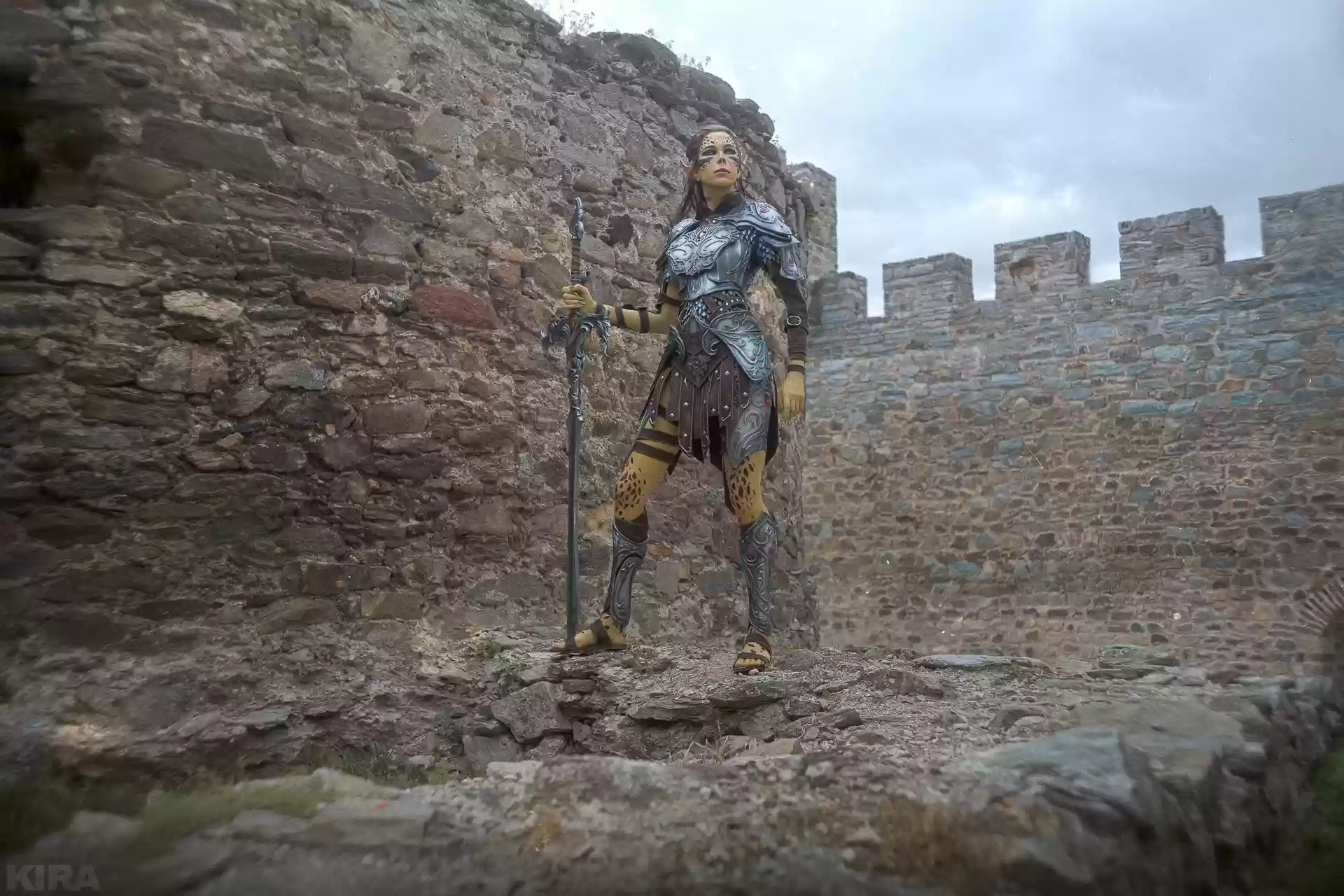 国外美女COS《博德3》养鸡妹,还原度爆表