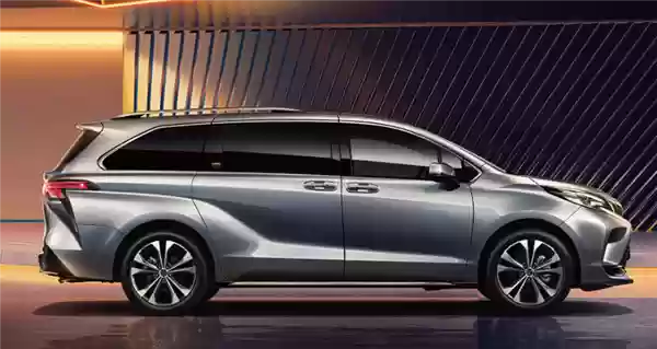 买它还是国产新能源MPV 新款丰田格瑞维亚上市：29.98万起