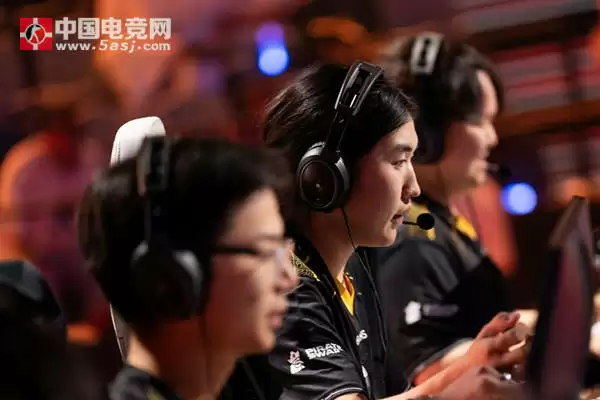 CS电竞世界杯(EWC)：蒙古铁骑剑斩旧敌！MongolZ 2-1力克3DMAX晋级四强 