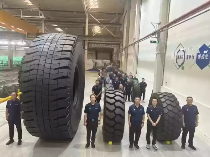 全球最大轮胎在吉林玲珀成功下线：直径超4米，单胎重量逾6吨