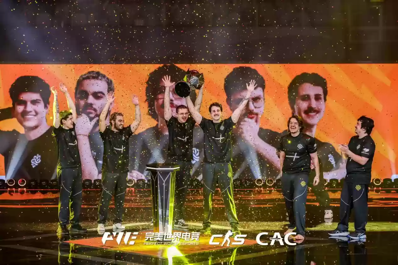 新王加冕，神装加持！AGON爱攻见证Legacy问鼎CAC2025