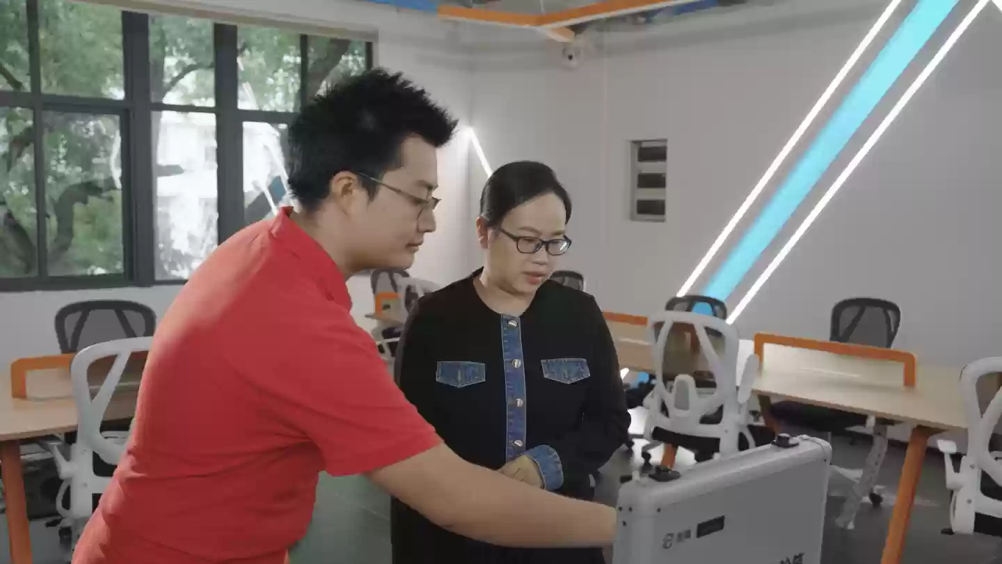 从课堂到产业：是什么让学生也能成为开源鸿蒙的共建者