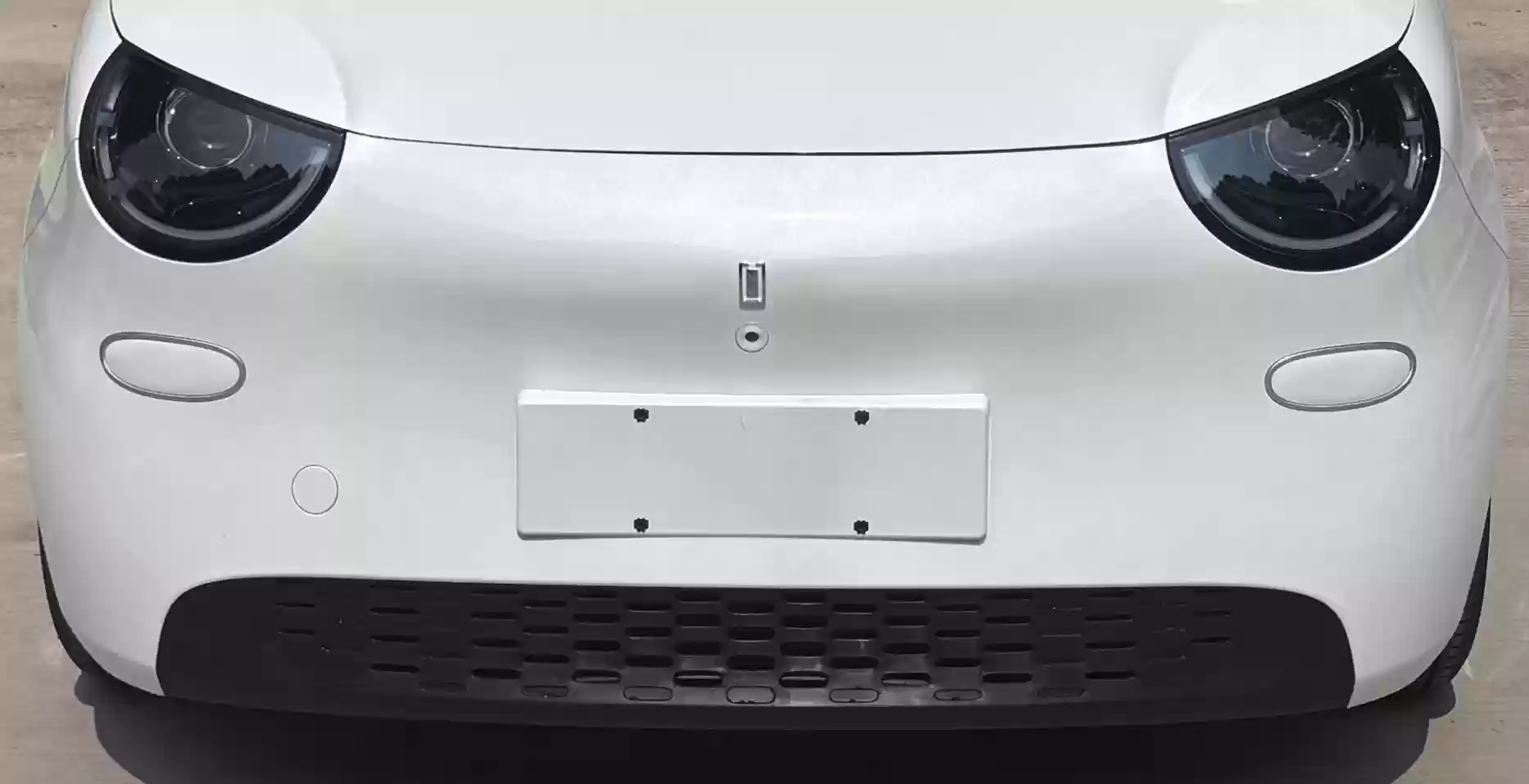 柳州五菱乘用车新能源品牌“埃尚”首款车型A100C将于10月21日上市，定位4座微型车