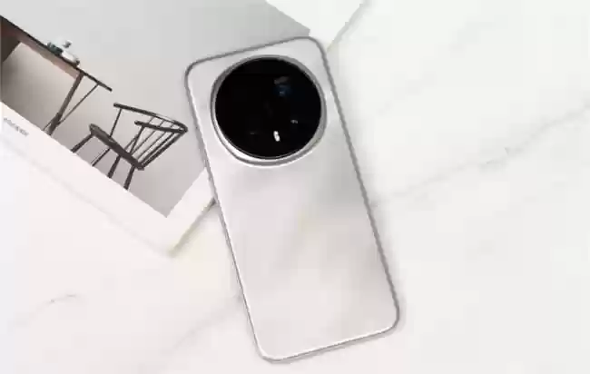 2025性能最强旗舰手机 荣耀Magic8以AI硬件颠覆体验