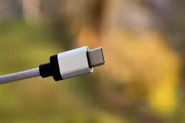 欧盟拟2028年全面推行Type-C统一充电标准