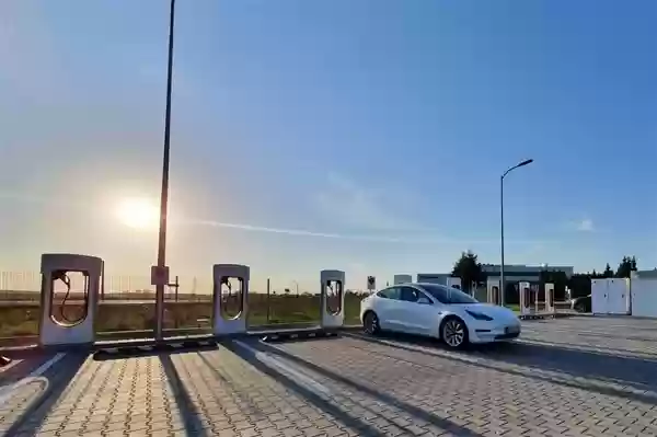 我国汽车充电枪总数突破1800万个 同比大增54.5%
