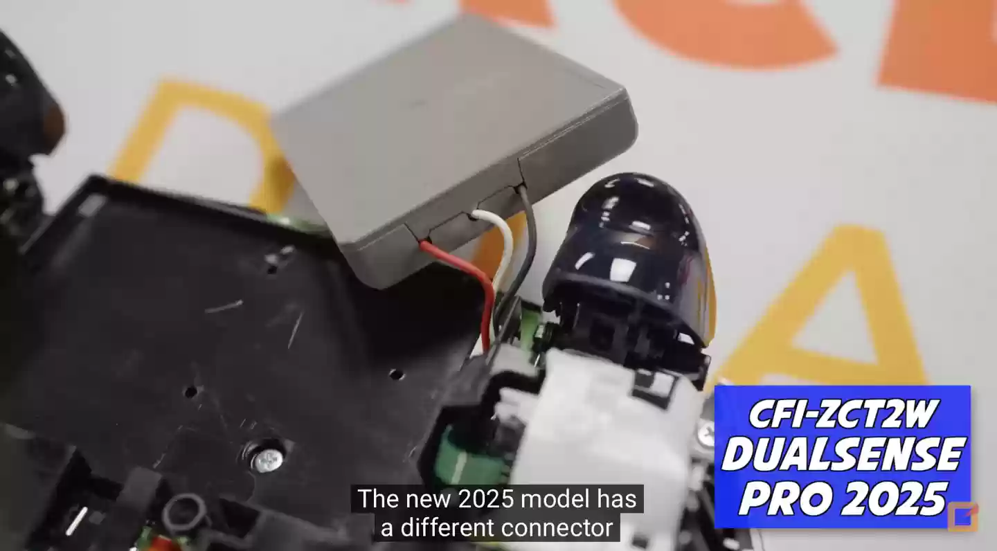 索尼新款PS5 Pro游戏机随附DualSense V3手柄拆解：电池容量不变、内部设计微调