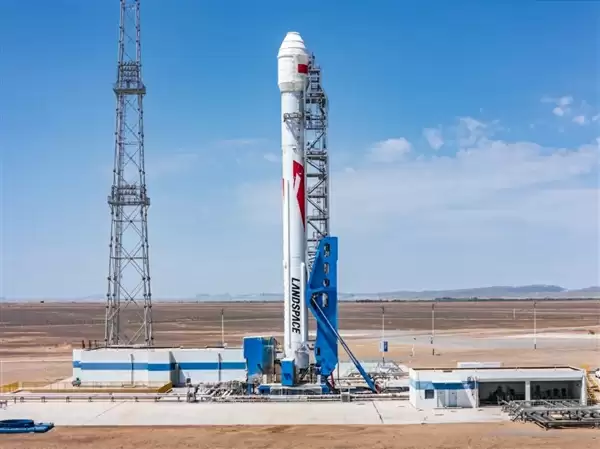 朱雀二号遥三运载火箭发射现场