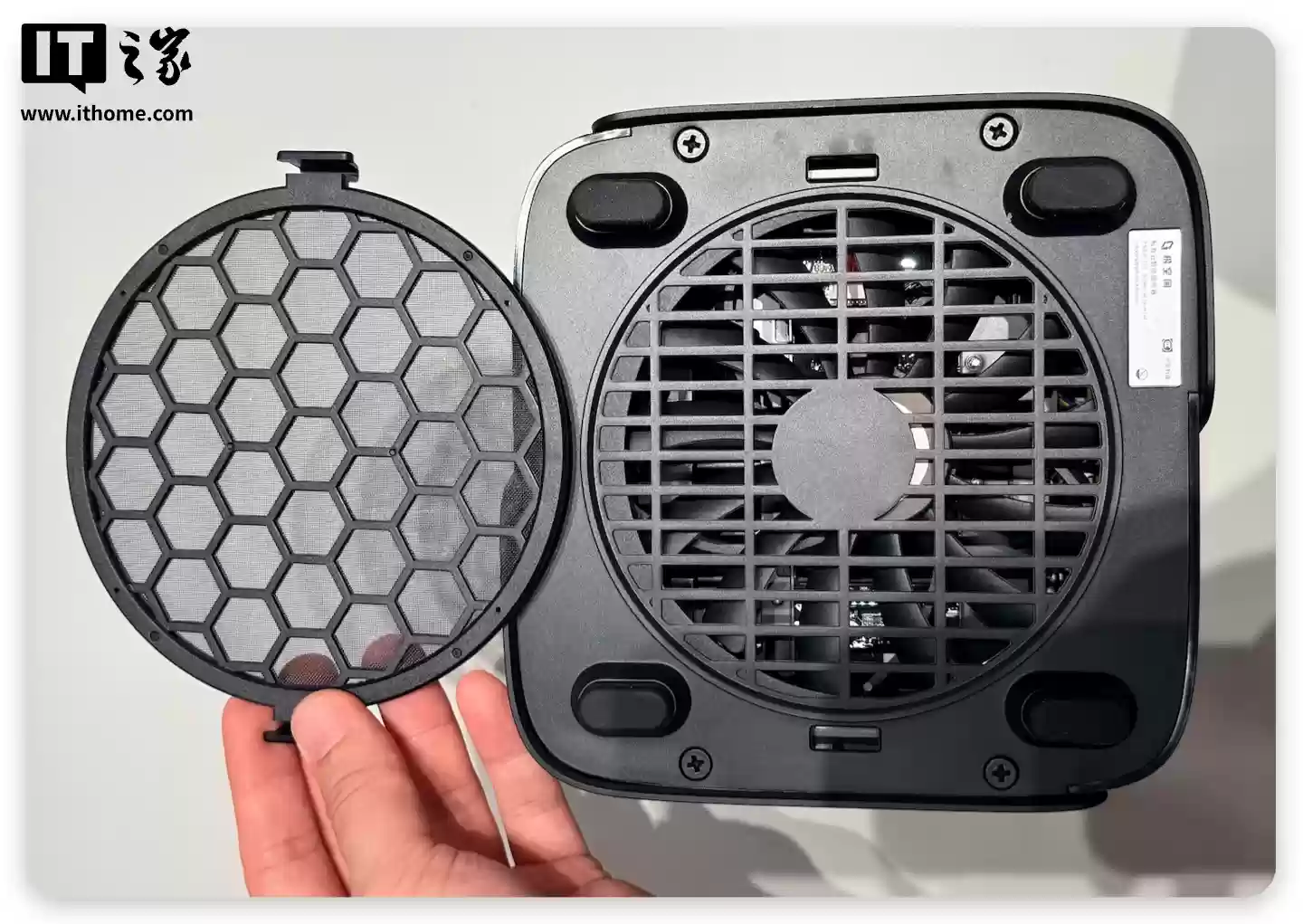 【IT之家评测室】Intel Core Ultra 225H + 万兆网口，跨代领先，极空间 Z425 私有云体验评测