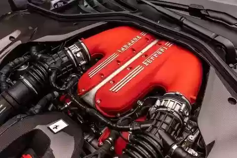 法拉利坚持内燃机核心，2030年四成新车仍用V6/V8/V12