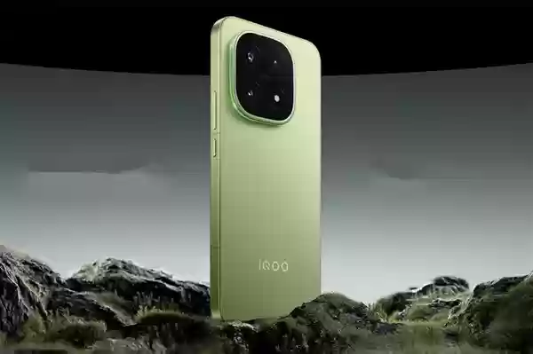 iQOO 15 Ultra将至：2K直屏+骁龙8至尊+潜望长焦