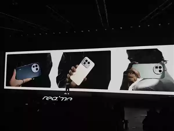 真我GT8+Pro行业首创机械拼装设计：外观颠覆行业