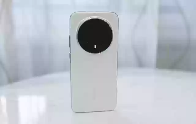 2025长焦手机推荐 荣耀Magic8以AI引领影像未来