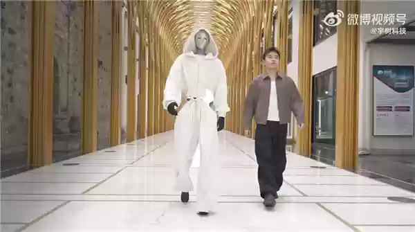 宇树科技发布H2仿人形机器人