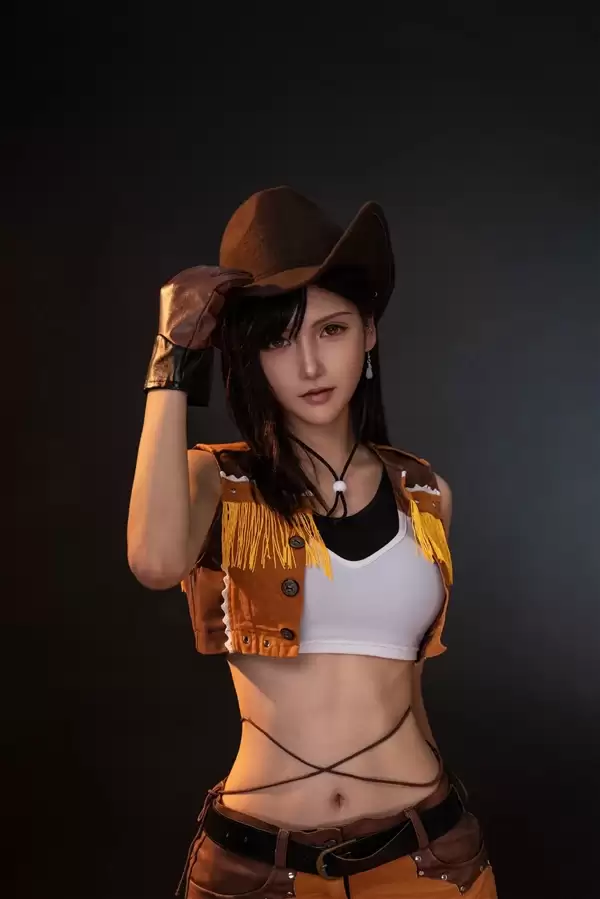 国内美女《FF7》蒂法COS！还原度之高令人惊叹